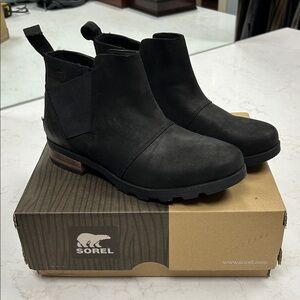 Sorel Women’ Black Chelsea Boots